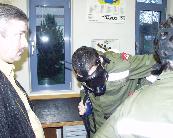 Testing our new respiration device /   Ausprobieren der neuen Atemschutzgeraete