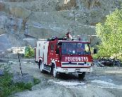 Driving our tank wagon / Tankloeschfahrzeug